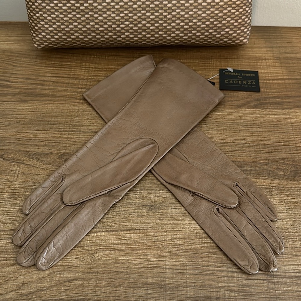 New Vintage Taupe or light Brown Italian Leather Gloves iPhone compatible